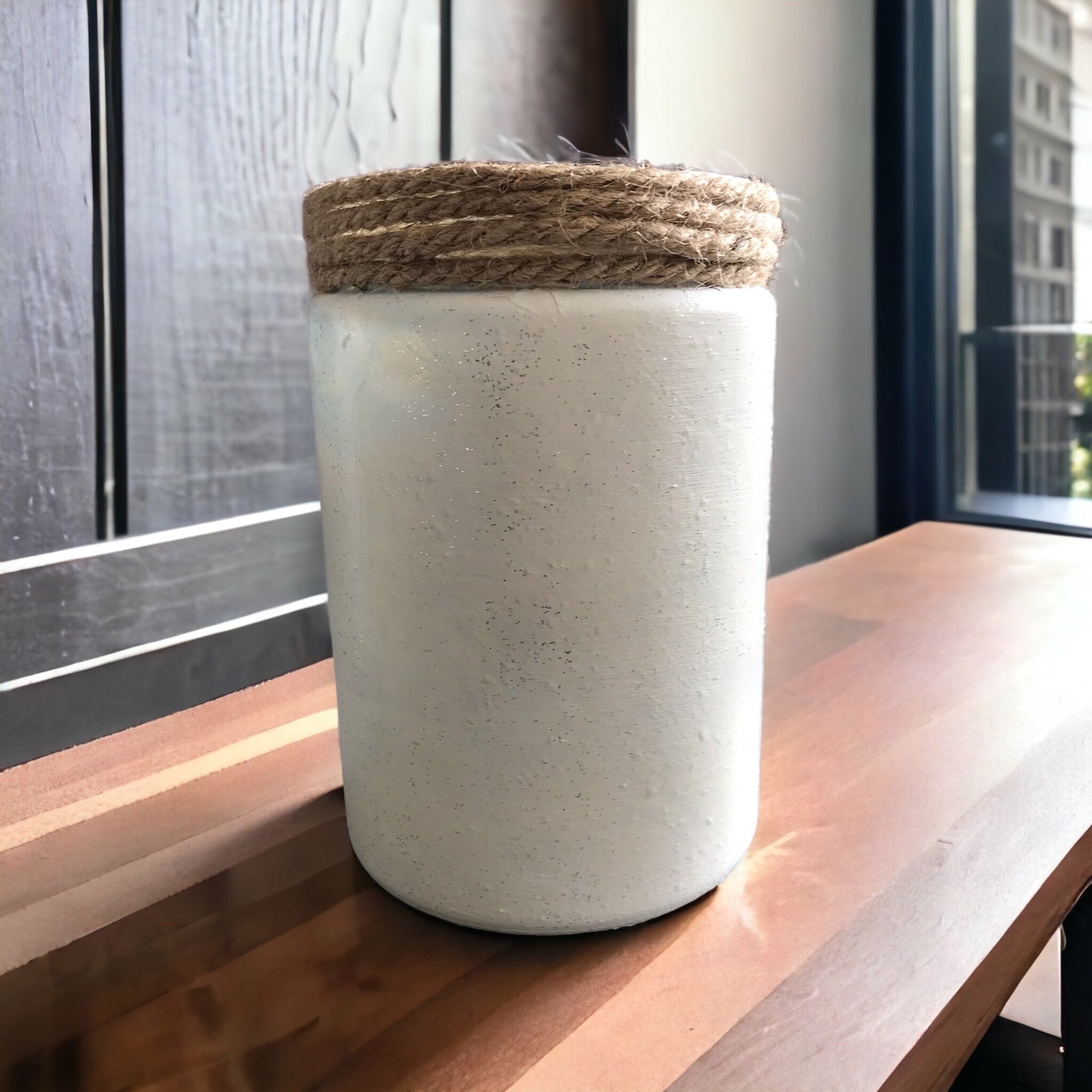 Exklusives Windlicht / Deko Glas von Hand gefertigt mit Jute Umrandung.